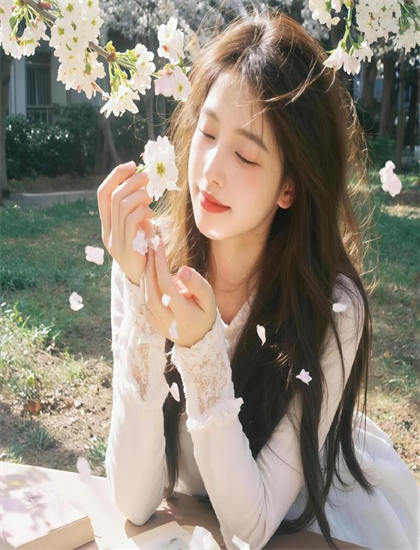 《时空豪放女》的文化批评：文化身份与自我认同的探索 认识艺术的文化教育功能